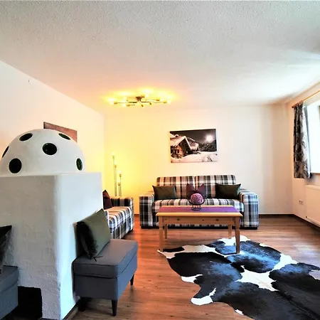 Am Martinsplatz * Ehrwald